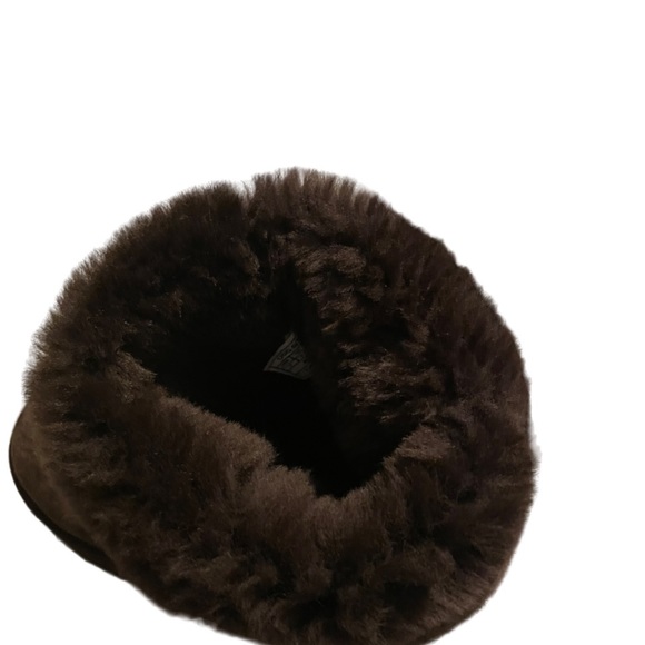 New Condition Ugg Classic Tall Boot, Size 7, Style Number 5815 - Picture 7 of 8